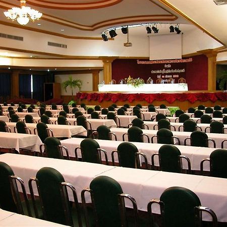 Pathumthani Place Hotel מראה חיצוני תמונה