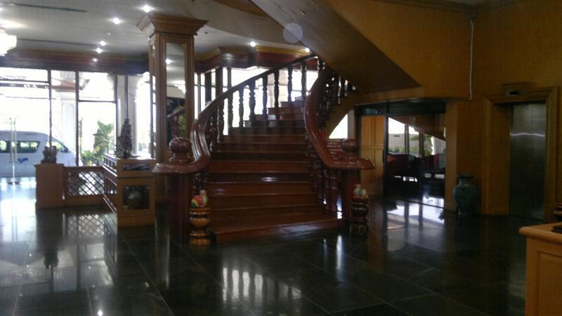 Pathumthani Place Hotel מראה חיצוני תמונה