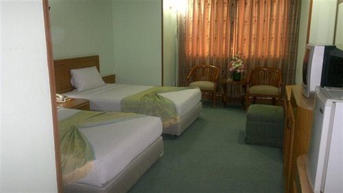 Pathumthani Place Hotel מראה חיצוני תמונה